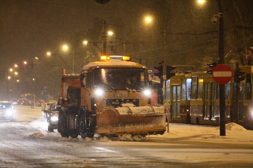 ORKAN FRIEDERIKE. Orkan Fryderyka w Łodzi: korki, nie jeżdżą...