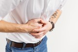 Ból żołądka – na jakie choroby wskazuje uporczywa dolegliwość?