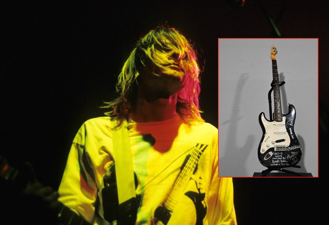 Legendarny czarny Fender Stratocaster został poskładany, ale nie nadaje się już do gry. Widnieją na nim podpisy wszystkich członków kapeli.
