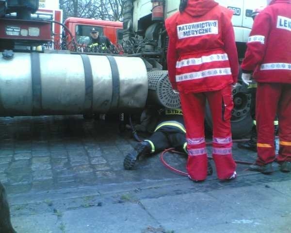 Wypadek w Brzegu. Ciezarówka potrącila kobiete, a potem...