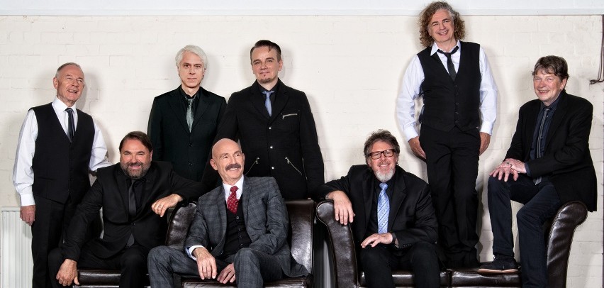 Aktualny skład King Crimson uważany jest za jeden z...