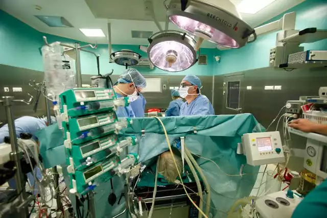 Zespół dr. Kazimierza Widenki po 5 latach ma za sobą 4 tys. operacji i jest w krajowej czołówce oddziałów leczących serce metodami zabiegowymi.