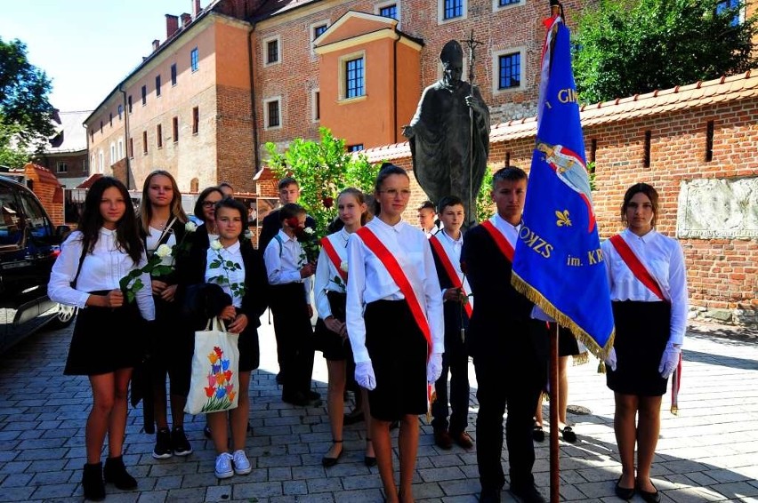 Na Wawelu rozpoczęły się dwudniowe uroczystości pogrzebowe proboszcza katedry śp. ks. prałata Zdzisława Sochackiego [ZDJĘCIA]