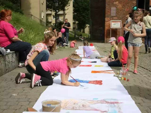 W lipcu i sierpniu dzieci będą mogły się bawić m.in. w Baszcie Czarownic i jej okolicach.