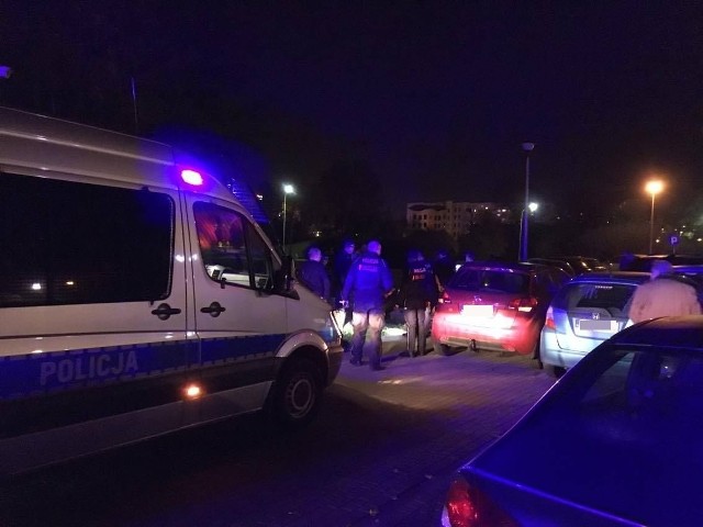 W środę, około godz. 18.40, dyżurny Komendy Miejskiej Policji w Białymstoku otrzymał informację o dziwnie zachowującym się kierowcy na ulicy Kalinowskiego.