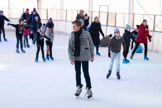 Na otwarcie sezonu POSiR przygotowały haloweenowe Ice Party. Na najciekawiej przebrane osoby od godziny 19 czekają miłe niespodzianki.