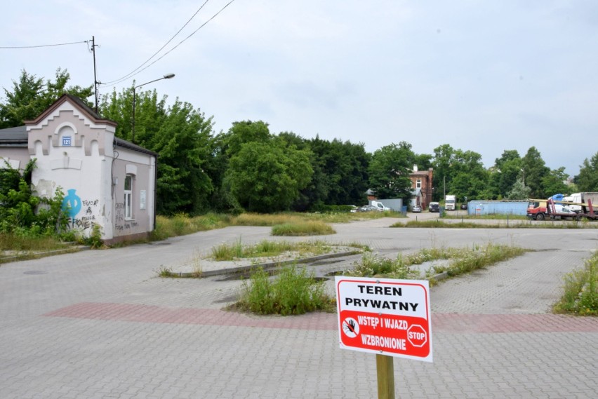 Dworzec busów widmo w Kielcach. Jest w rozkładzie jazdy na popularnym portalu a plac jest pusty [ZDJĘCIA]