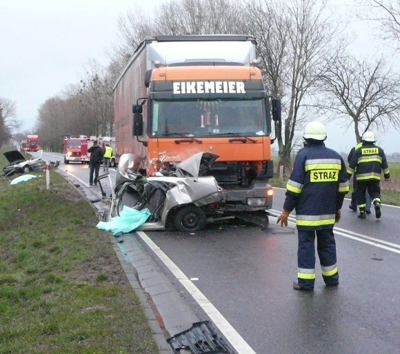 Najtragiczniejszy wypadek w 2008 roku był w marcu. Opel vectra wyjeżdżał z Krąpiela w stronę Suchania. Na łuku zjechał na przeciwny pas i zderzył się z tirem. Trzy z czterech osób, które jechały osobowym autem, zginęły.
