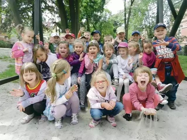 Dzieci, które w czasie wakacji będą chodziły do przedszkola, na pewno nie będą narzekać na nudę. Jak te, które sfotografowaliśmy w przedszkolu nr 3.