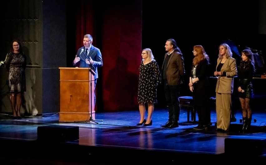 Inauguracja Pałacu Kultury Seniora w dąbrowskim PKZ Zobacz...