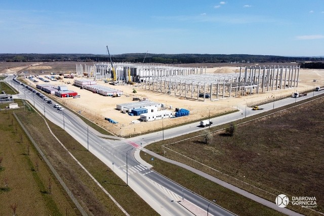 W Dąbrowie Górniczej rośnie hala koreańskiego inwestora, rozbudowuje się także infrastruktura strefy ekonomicznej Zobacz kolejne zdjęcia/plansze. Przesuwaj zdjęcia w prawo - naciśnij strzałkę lub przycisk NASTĘPNE