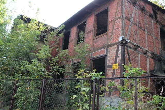 Informacje o planowanej rozbiórce na ścianach domu przy Podgórnej 9 wisiały już od kilku lat. Po pożarze groźby te zostaną spełnione