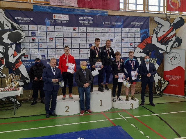 Oliwier Trześniak, zdobywca srebrnego medalu w kategorii do 68 kg jest uczniem klasy 8a sportowej (zapaśniczej), funkcjonującej przy SP nr 20 w Lublinie