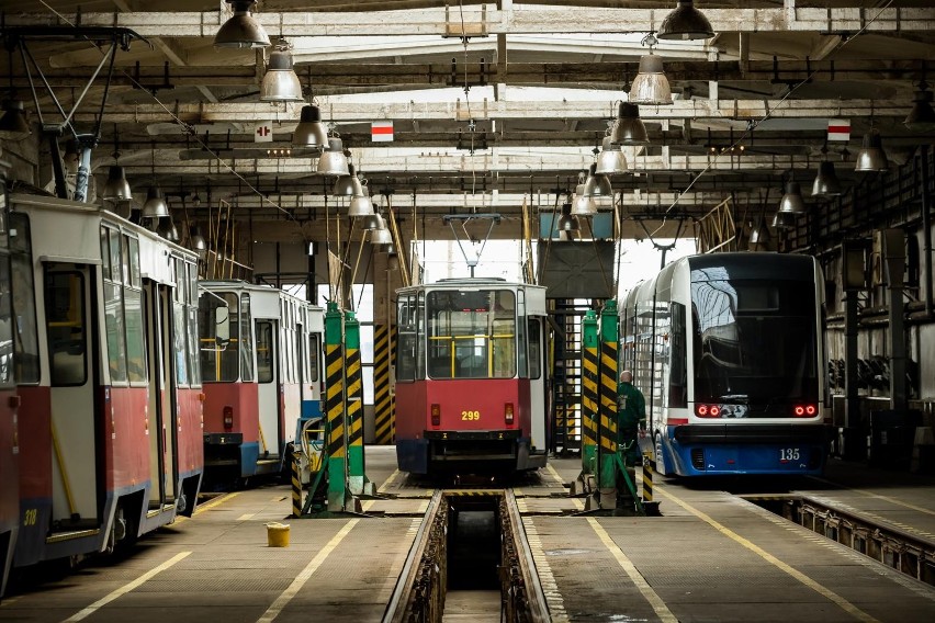 W piątek wraca standardowa komunikacja autobusowa i...