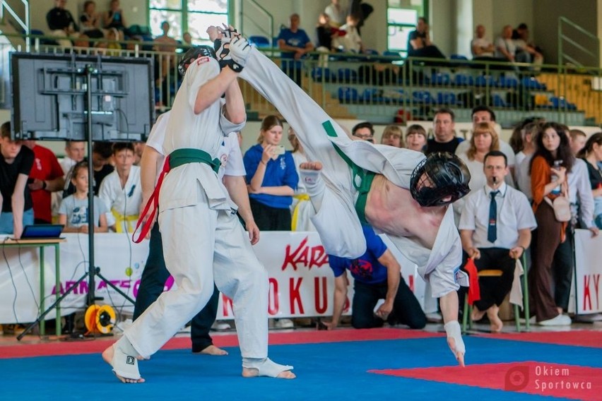 Skarżyscy karatecy podczas turnieju w Józefowie zdobyli...