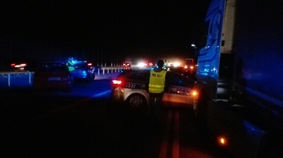 Tragiczny wypadek w miejscowości Ignacówka w powiecie jędrzejowskim. Nie żyje pieszy potrącony przez samochód ciężarowy