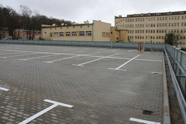 Parking przy szpitalu w Koszalinie
