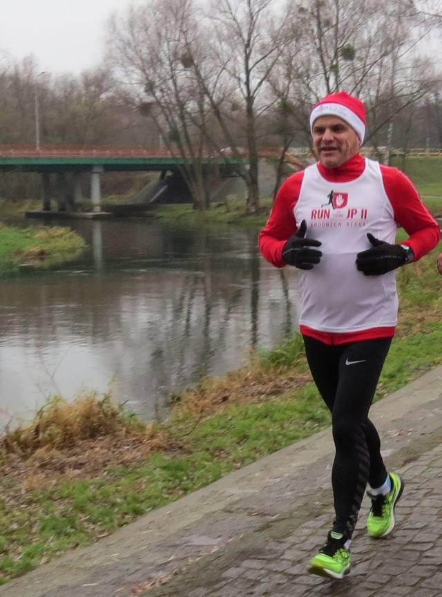 Pan Jurek podczas akcji Charytatywny Bieg Mikołajkowy - Brodnica, grudzień 2019 r.