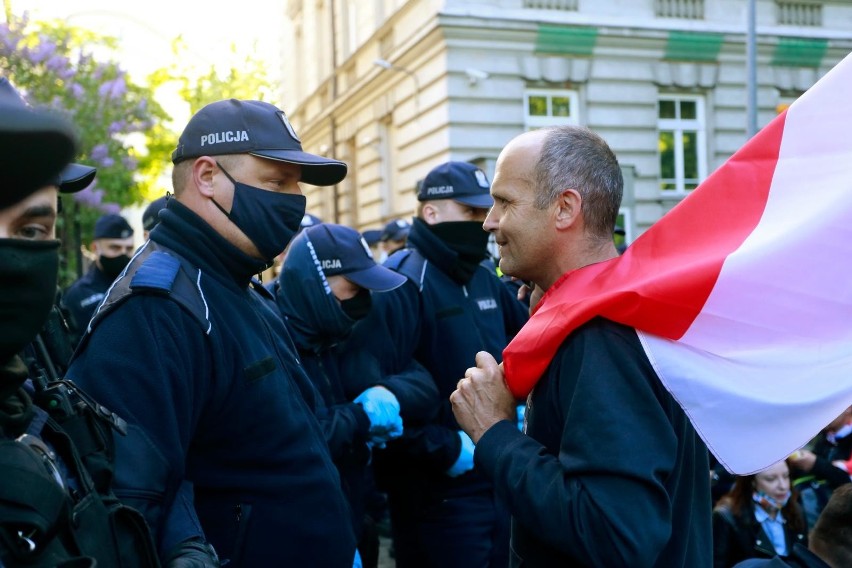 7 maja około godziny 16.00w okolicach ronda Dmowskiego w...