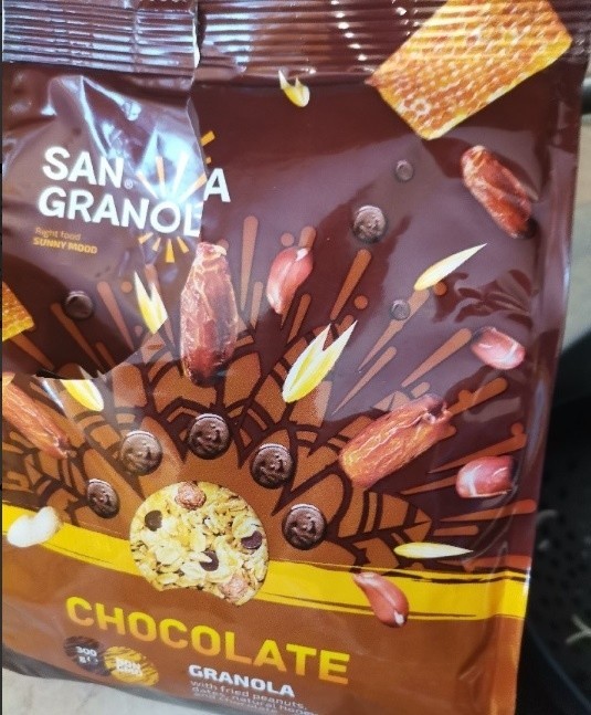 Produkt: San Granola czekoladowa z daktylami, 300 g...
