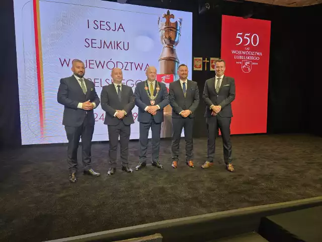 Od lewej: Jarosław Kwasek (członek zarządu), Piotr Breś (wicemarszałek), Jarosław Stawiarski (marszałek), Marek Wojciechowski (wicemarszałek) i Marcin Szewczak (członek zarządu). To oni od 7 maja tworzą zarząd woj. lubelskiego