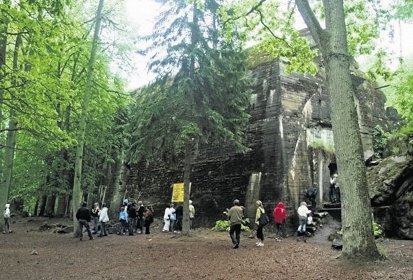 Co roku, głównie w okresie letnim, Wilczy Szaniec odwiedza ok. 200 tys. turystów.