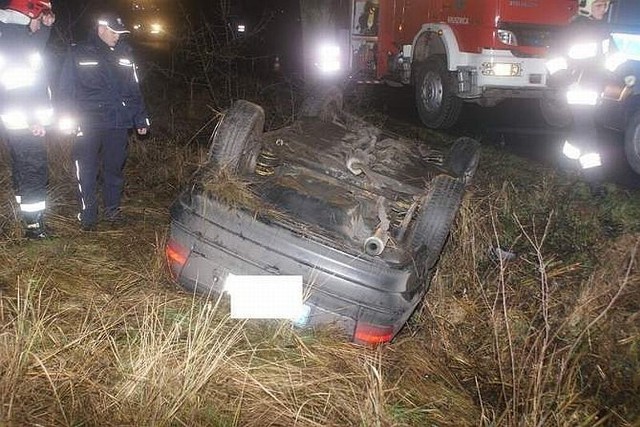 Do szpitala trafiło dwóch mężczyzn w wieku 21 i 32 lat. Młodszy zmarł w szpitalu. 