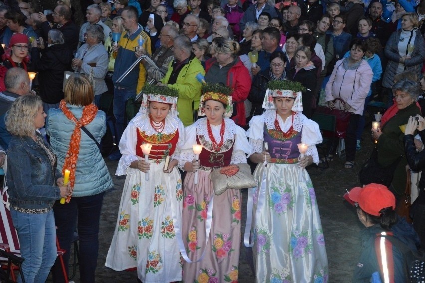 Nabożeństwo ze świecami rozpocznie się w sobotę o 19.00...