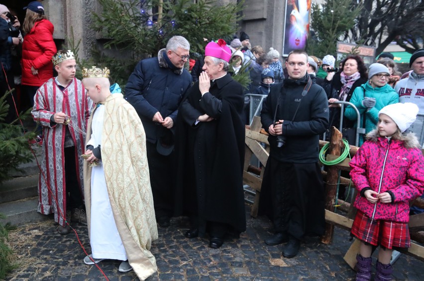 Świętowanie przy Żywej Szopce w centrum Szczecina [ZDJĘCIA, WIDEO]