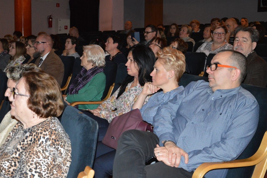 Wiara i nauka w wychowaniu młodego człowieka. Dyskusja o tym, czy mogą współdziałać na sympozjum w Ostrowcu