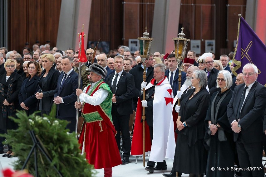 W warszawskiej Świątyni Opatrzności Bożej pożegnano małżonkę ostatniego Prezydenta RP na uchodźstwie - Karolinę Kaczorowską (zdjęcia)