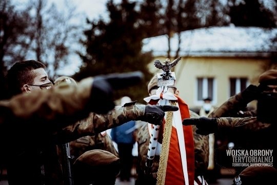 Prawie 60 ochotników oficjalnie przyjęła 1 Podlaska Brygada Obrony Terytorialnej. Przysięga odbyła się w Białymstoku