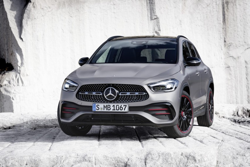 Nowy Mercedes GLA, w porównaniu z poprzednikiem, ma bardziej...