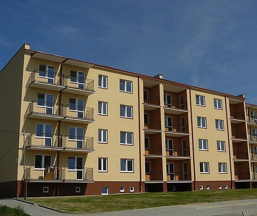 Blok mieszkalny przy ul. Konarskiego ma 32 mieszkania. Fot. Robert Kisiel