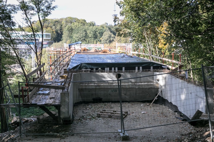 Dzięki nowej kładce rowerzyści będą mogli bezpieczniej i...