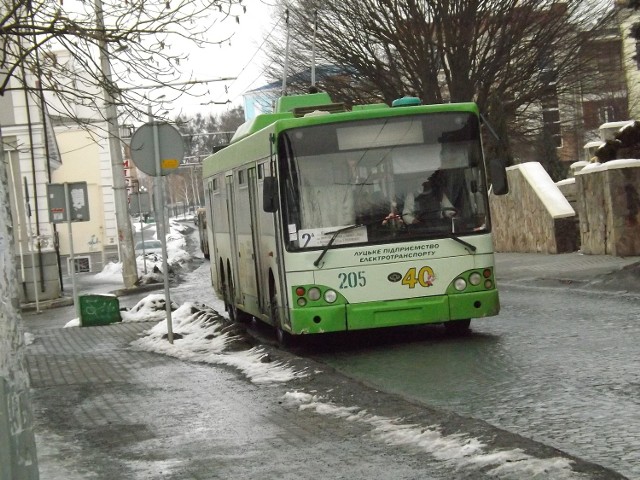 Jeden z trolejbusów wyprodukowanych przez korporację Bogdan Motors na ulicach Łucka