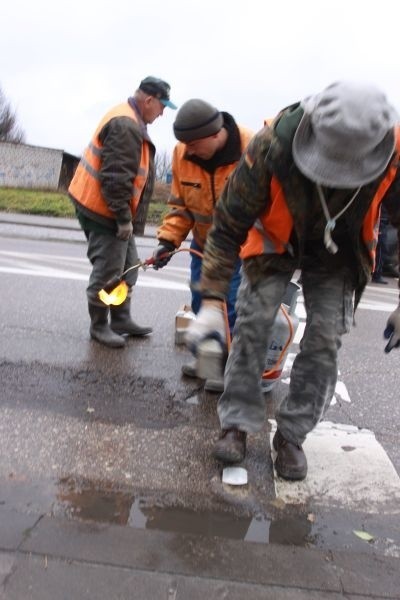 Na jednym przejściu koszt zamontowania odblasków to 200 zł.