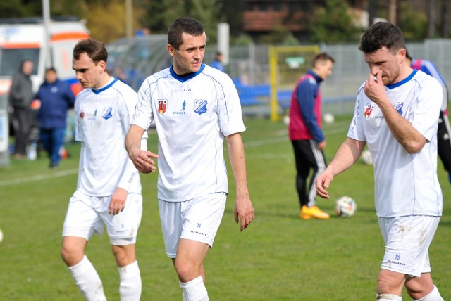 Piłkarze MKS-u (od lewej): Rafał Niziołek, Adam Orłowicz i Jakub Grzegorzewski.