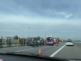 Wypadek na A4 przed zjazdem na Niepołomice w stronę Krakowa. Jedna osoba poszkodowana