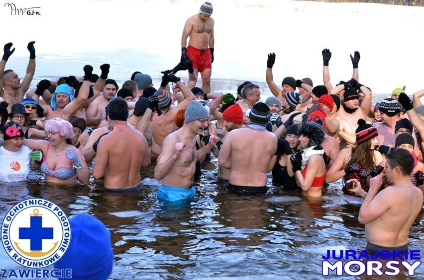 Morsowanie w Zawierciu: Kąpało się ponad 100 osób! [ZOBACZ ZDJĘCIA]