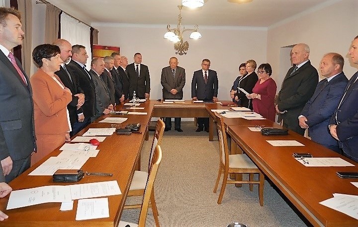 Pierwsza sesja Rady Gminy Grębów. Wójt i radni ślubowali [ZDJĘCIA]