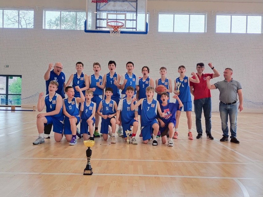 W Radomiu rozpoczynają się finały mistrzostw Polski w koszykówce do lat 13. Trzymamy kciuki za Piotrówkę Radom! 