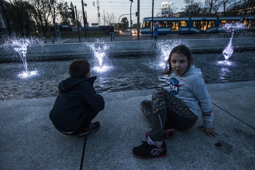 Magiczny pokaz fontanny w Parku Lotników Polskich [ZDJĘCIA]