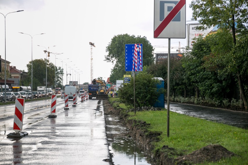 Kraków. Rozpoczęło się łatanie alei Juliusza Słowackiego