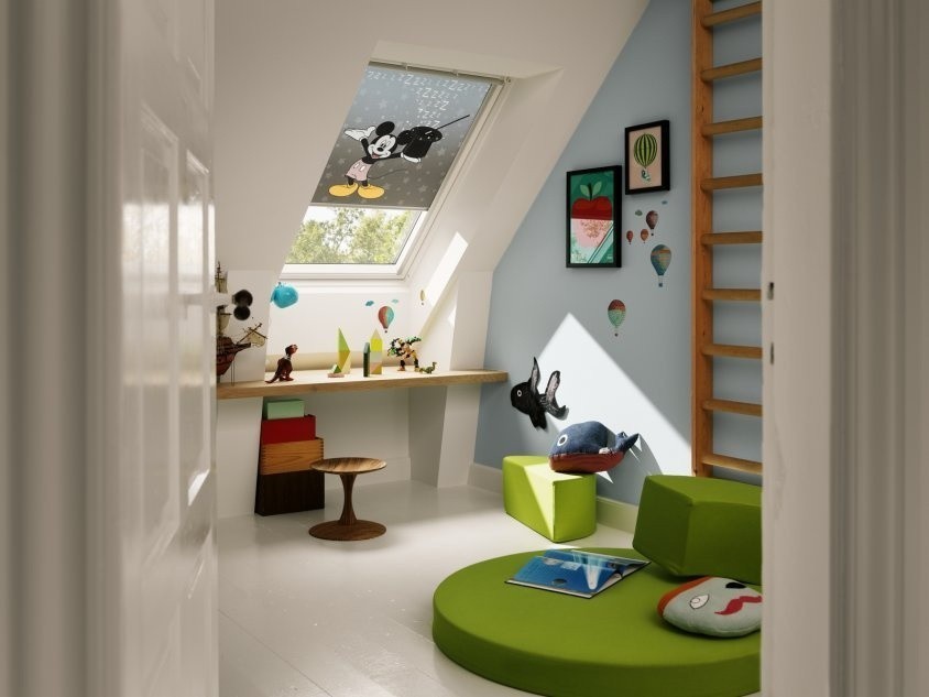 Kolorowe akcesoria okienne idealne do pokoju dziecka.