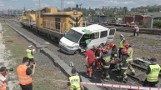 Zderzenie lokomotywy z samochodem - symulacja. Kampania „Bezpieczny Przejazd” ZDJĘCIA, FILM