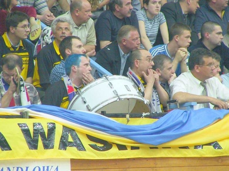 Sposób na nudę? PGE VIVE Kielce odkurza swoje wielkie mecze. Na początek słynny pojedynek z Wisłą Płock z 2003 roku