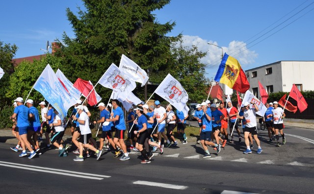 W niedzielę rano, po mszy w kościele przy ulicy Młyńskiej z Radomia wyruszyła pielgrzymka biegowa. Dotrze na Jasną Gór 13 sierpnia.