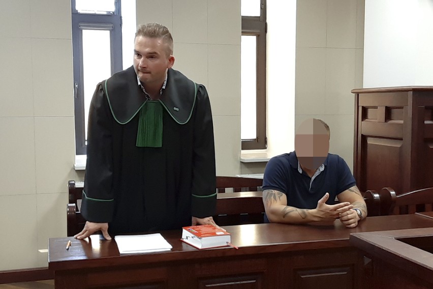 Adwokat Bartosz Fieducik złożył wniosek, by sąd zwrócił się...
