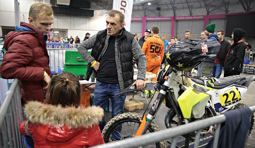 Kibice w Tauron Arenie Kraków podczas pierwszej rundy mistrzostw świata w SuperEnduro [ZDJĘCIA]